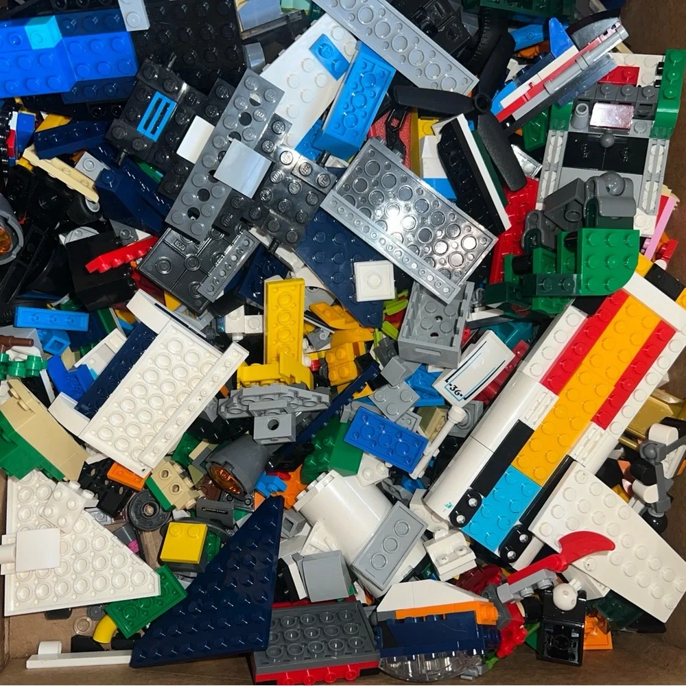 LEGO 5 LB Bulk Lot Mixed Themes Bricks Parts Pieces Assorted Lot